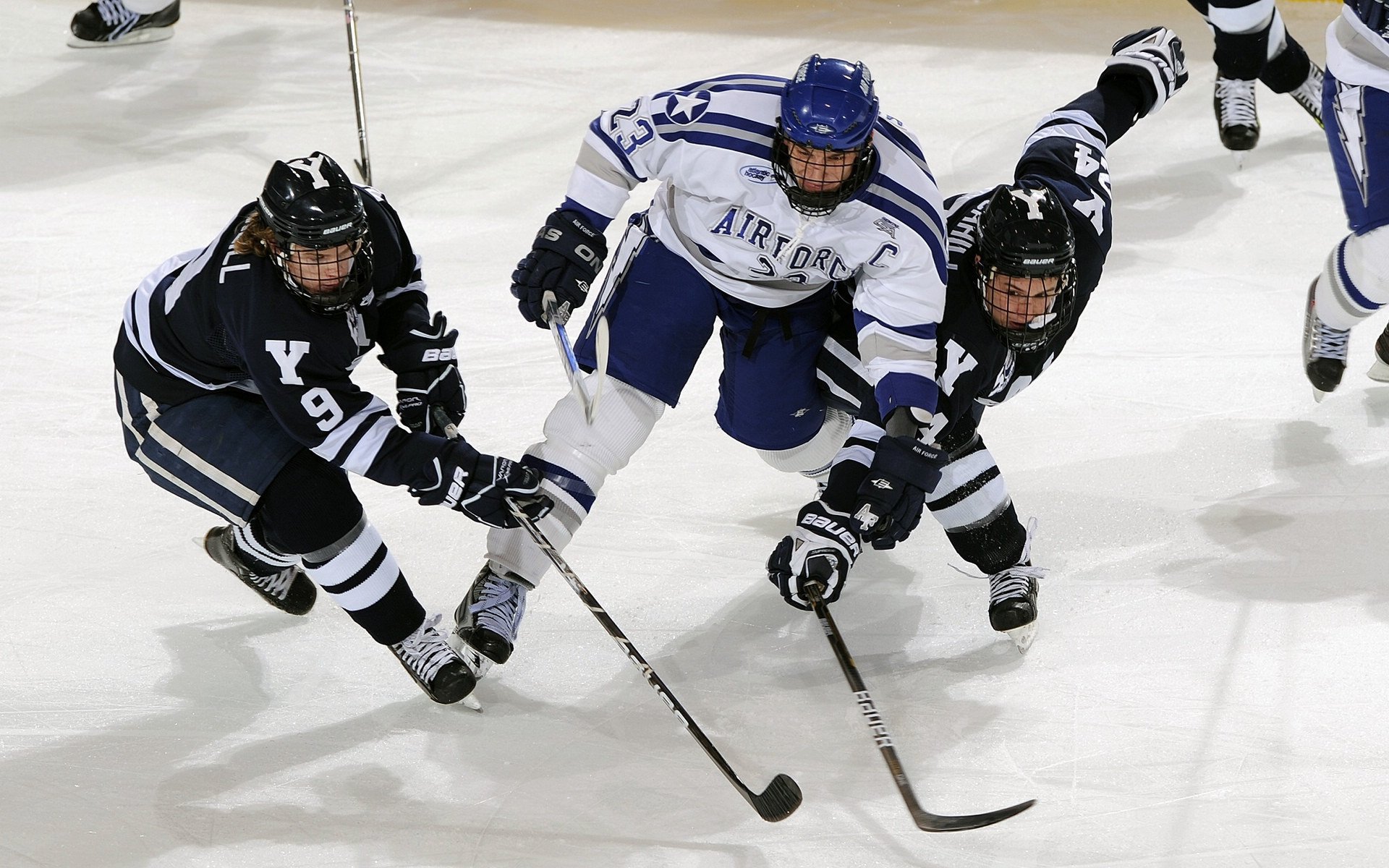 卫冕冠军大胜国王!神将33+19刷新纪录,威少5记三分轰24分9助攻,威少拿过三二十吗