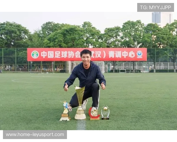 中国足球俱乐部优化青训梯队人才培养路径，中国足球青训体制