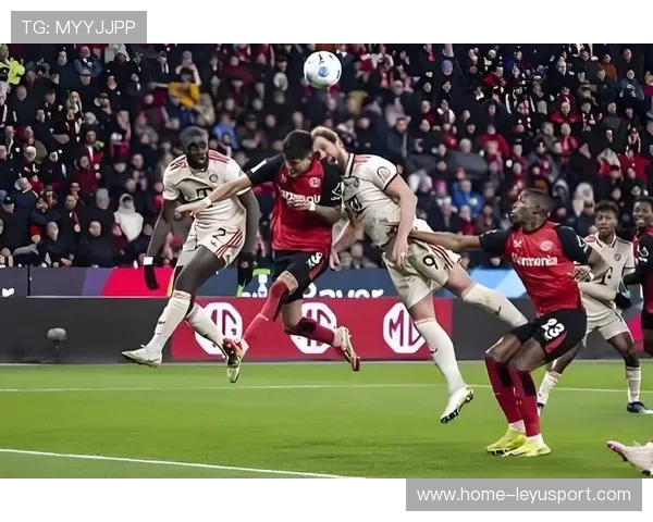 拜仁3-0药厂：上替补都能半场致胜，拜仁3-1